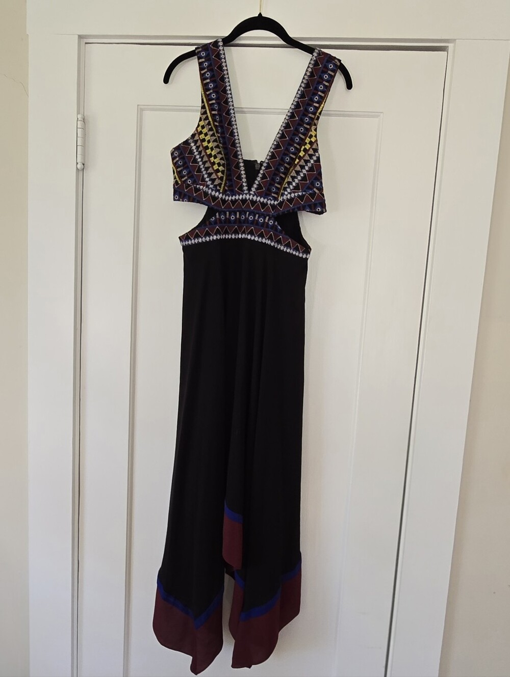 BCBGMAXAZRIA Embroidered Cut-Out Handkerchief Hem Dress Size 8 Boho Bodycon - Picture 2 of 10